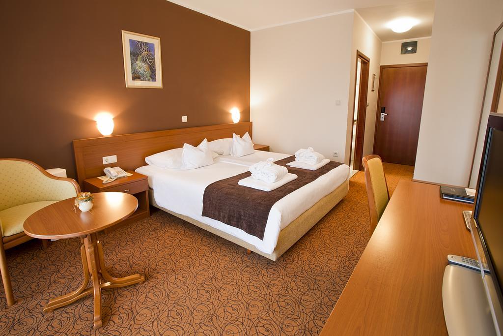 Spa & Wellness Hotel Pinia Малинська Номер фото